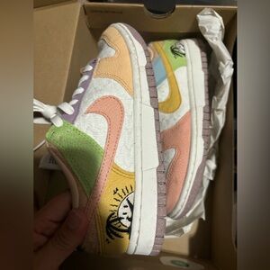 Used women dunk low